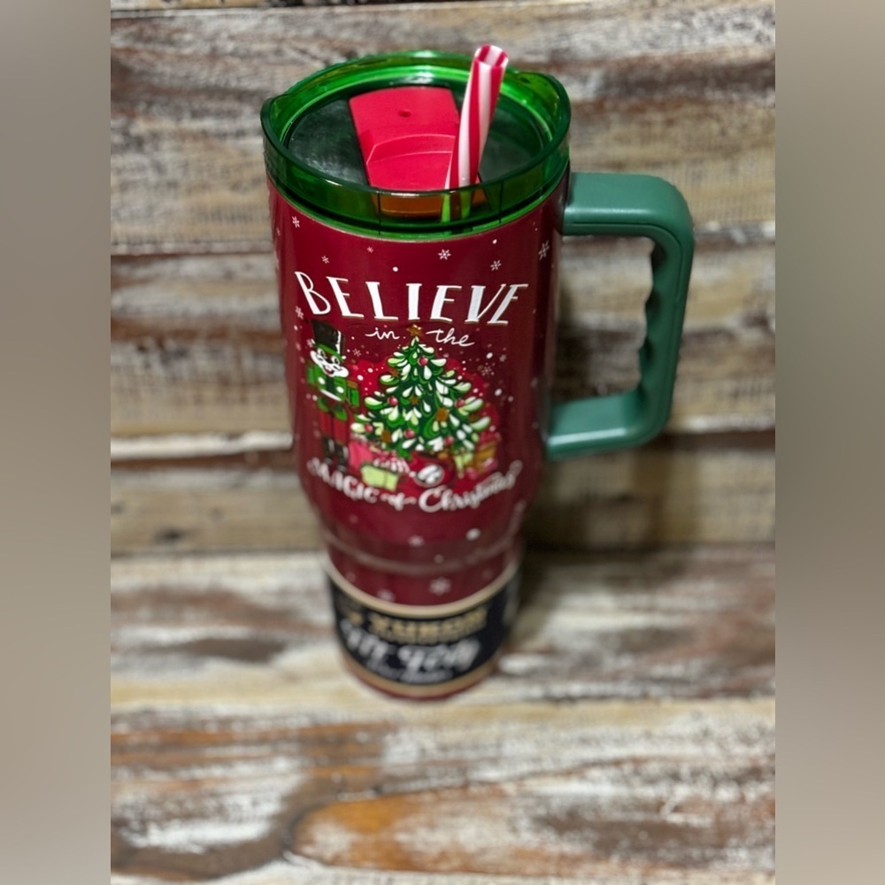 🎄2024 40 oz Bucee’s Christmas Tumbler🎄 - Picture 8 of 13